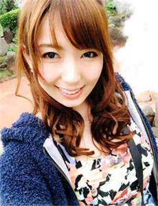 女子扒开尿口撒尿视频